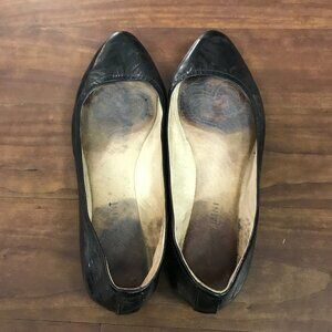 Women's Well Worn Black Leather Gianni Bini Flats